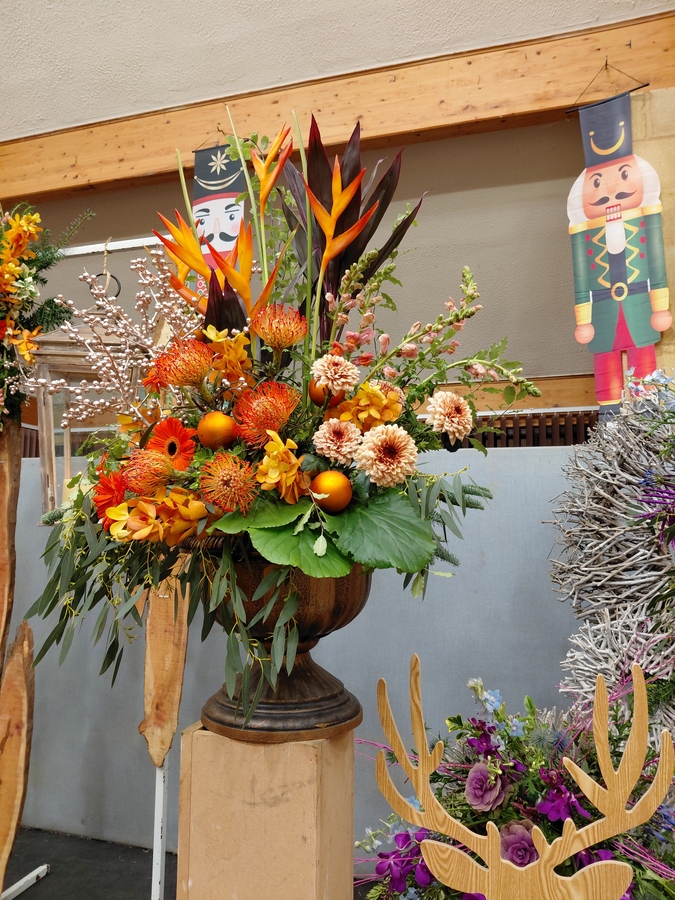 20251211 scgs floral (13)